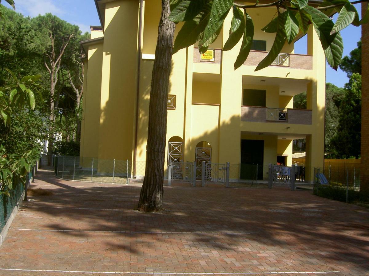 Le Terrazze Apartments Lido di Spina Exteriör bild