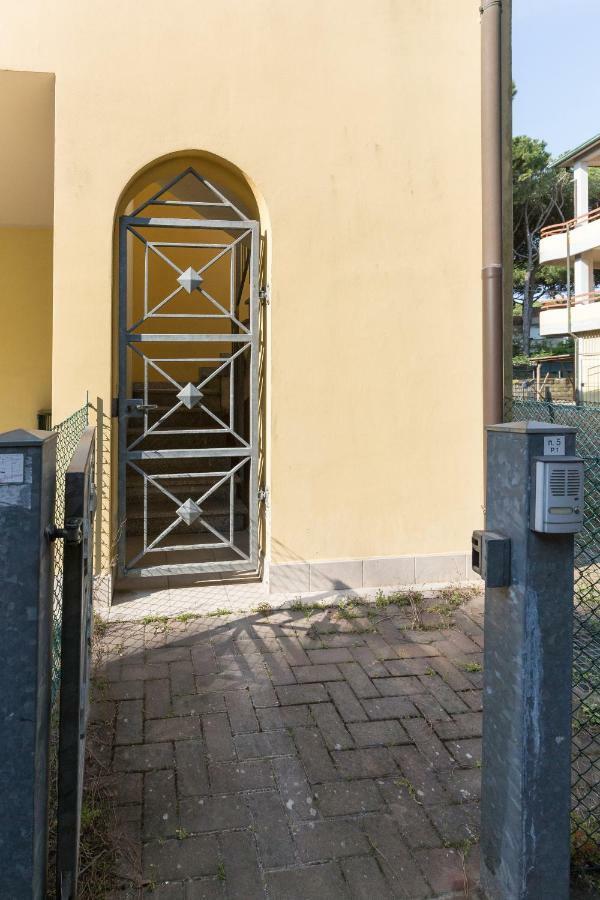 Le Terrazze Apartments Lido di Spina Exteriör bild