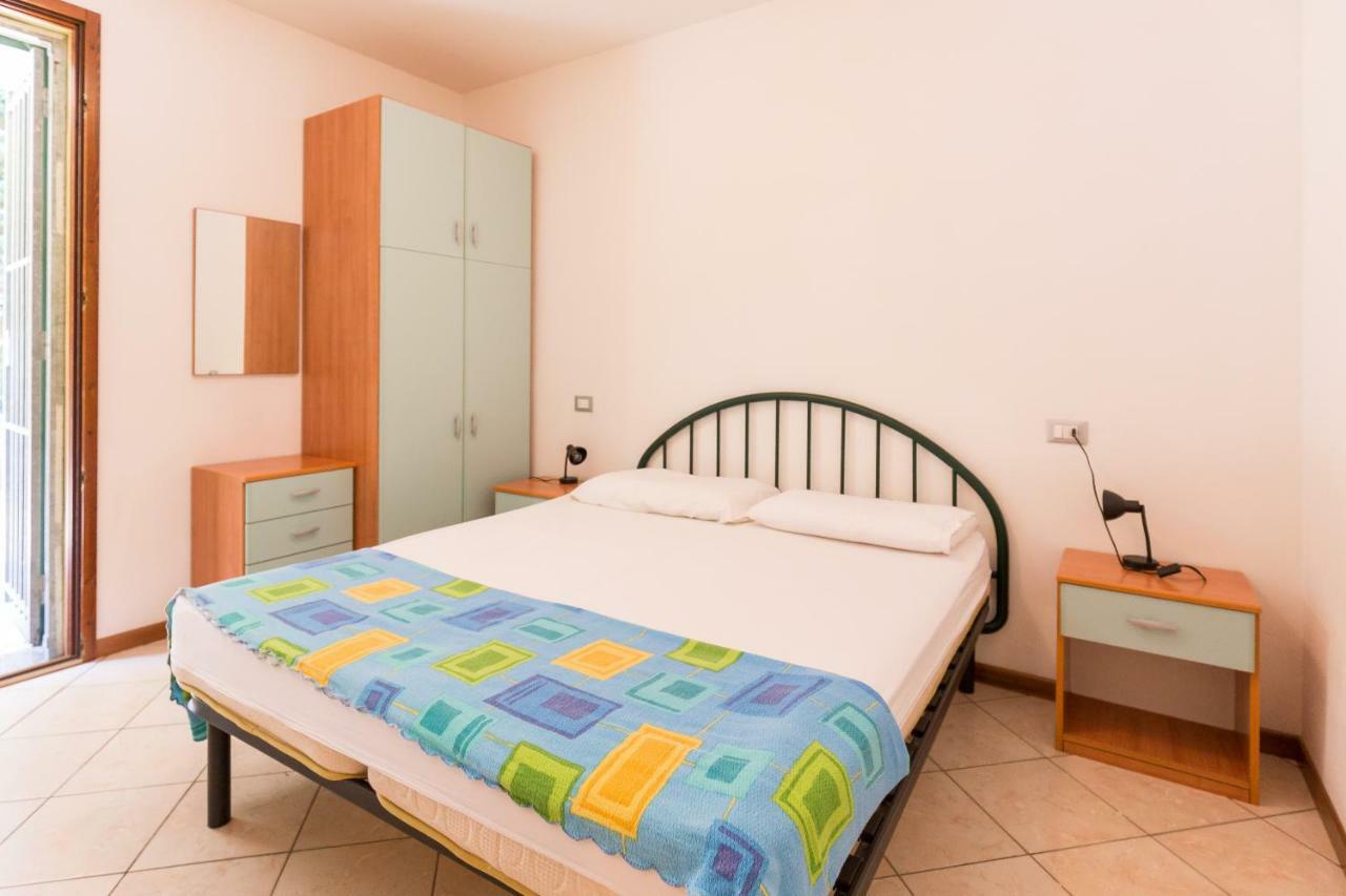 Le Terrazze Apartments Lido di Spina Exteriör bild