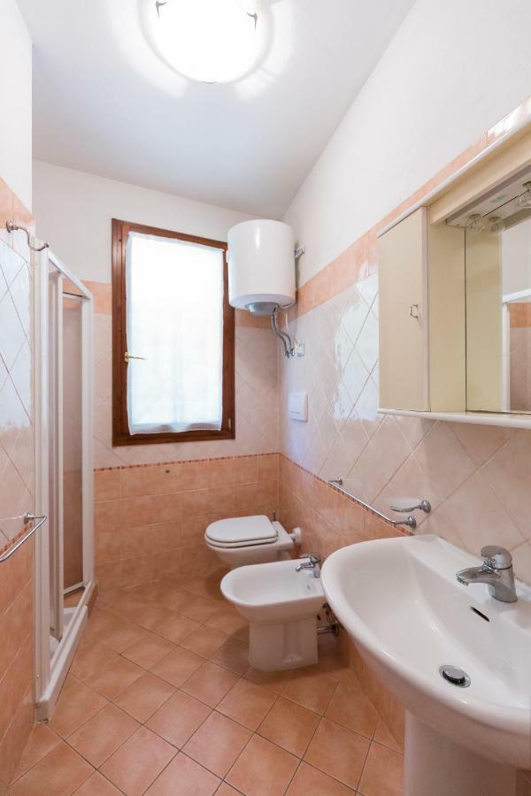 Le Terrazze Apartments Lido di Spina Exteriör bild