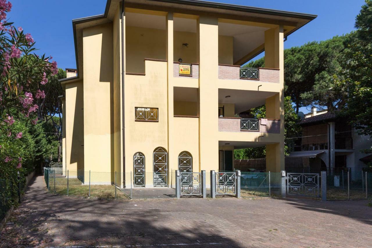 Le Terrazze Apartments Lido di Spina Exteriör bild