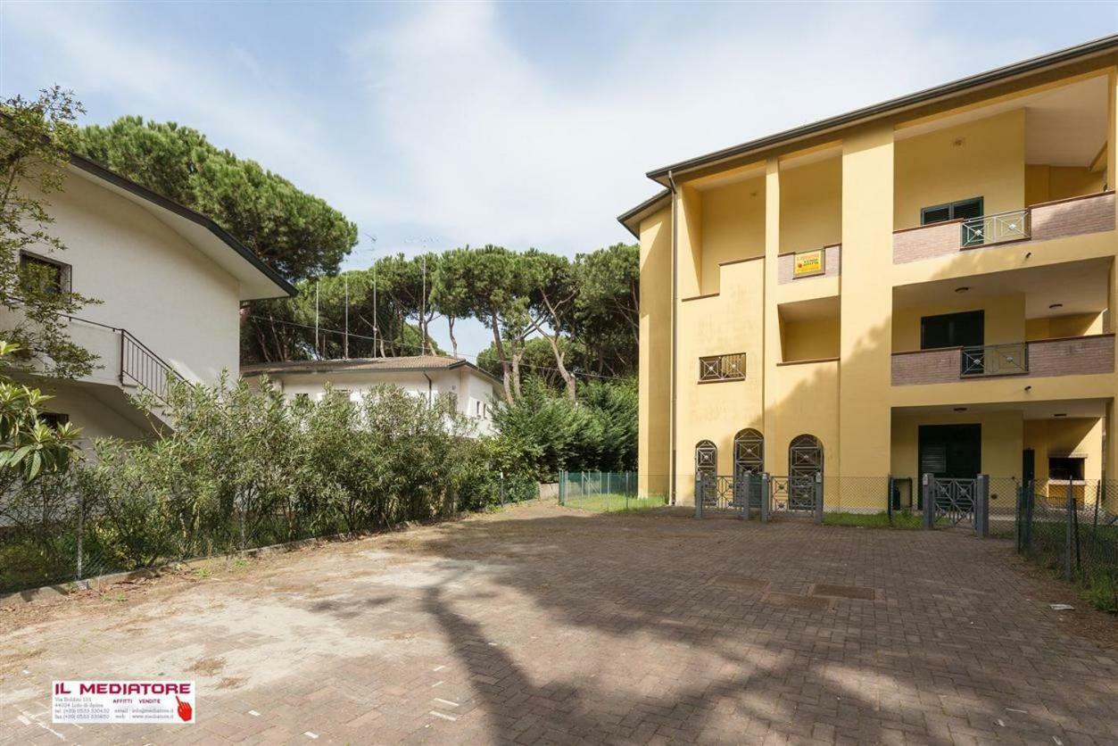 Le Terrazze Apartments Lido di Spina Exteriör bild