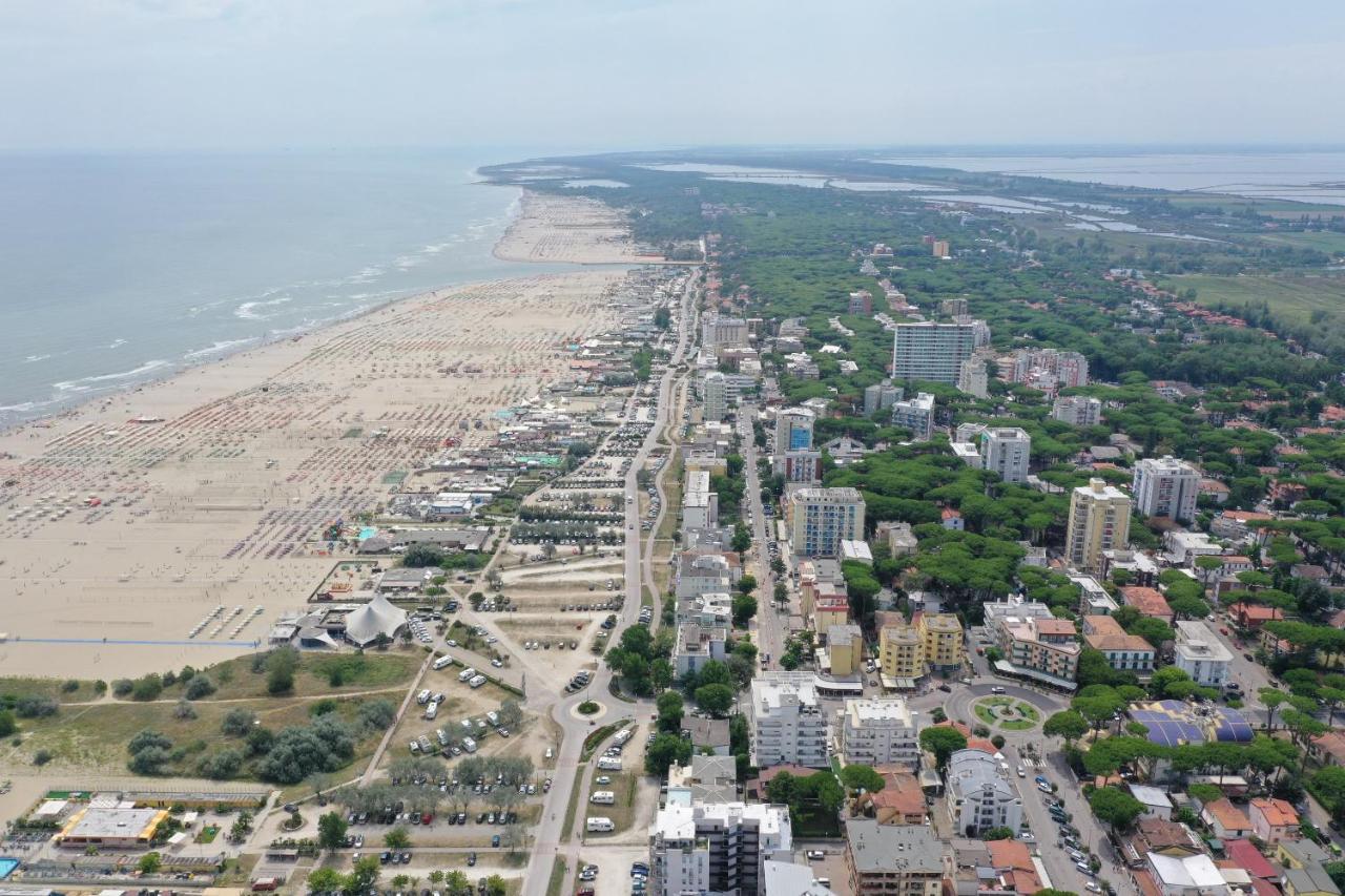 Le Terrazze Apartments Lido di Spina Exteriör bild